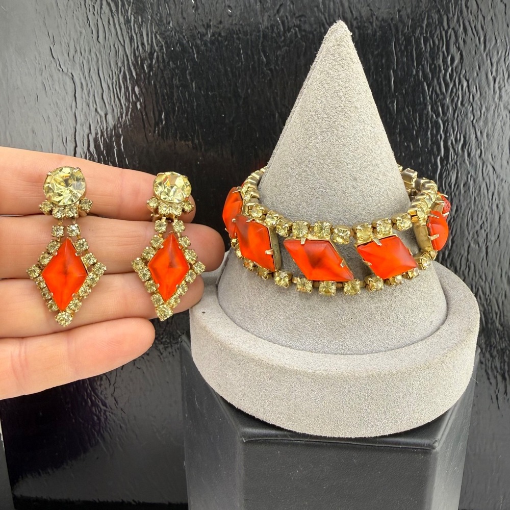 Vintage Bracelet Clip On Earrings Set Gold Tone Rhinestone Acrylic Red 7”